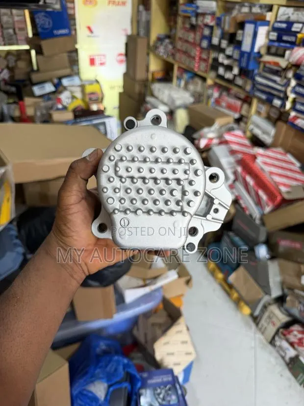 Genuine Toyota Electric Engine Water Pump Prius CH-R Corolla · Photo 1