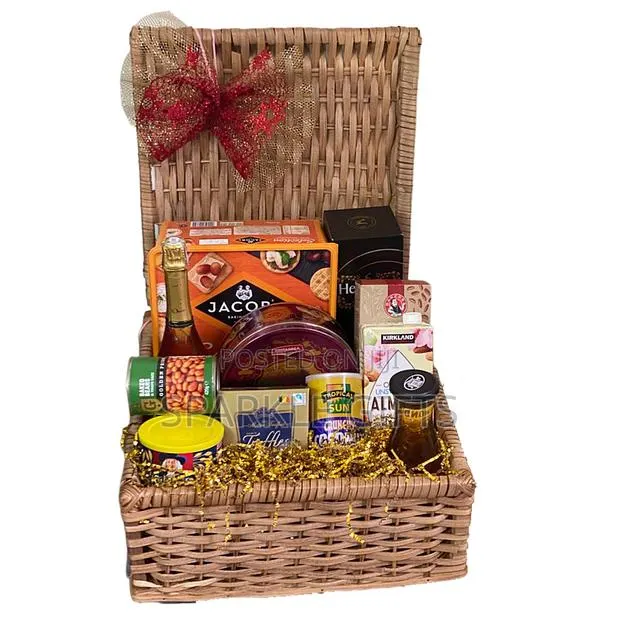 Elegant Hamper Perfect for Christmas or Corporate Gifts · Photo 1
