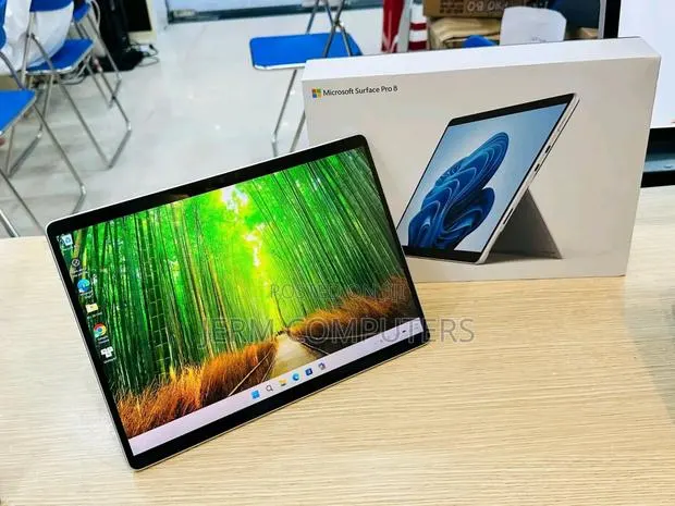 New Microsoft Surface Pro 7 1 TB Silver · Photo 1