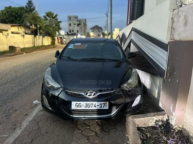 Hyundai Elantra GLS Sedan FWD (1.8L 4cyl 6M) 2013 Black · Photo 1