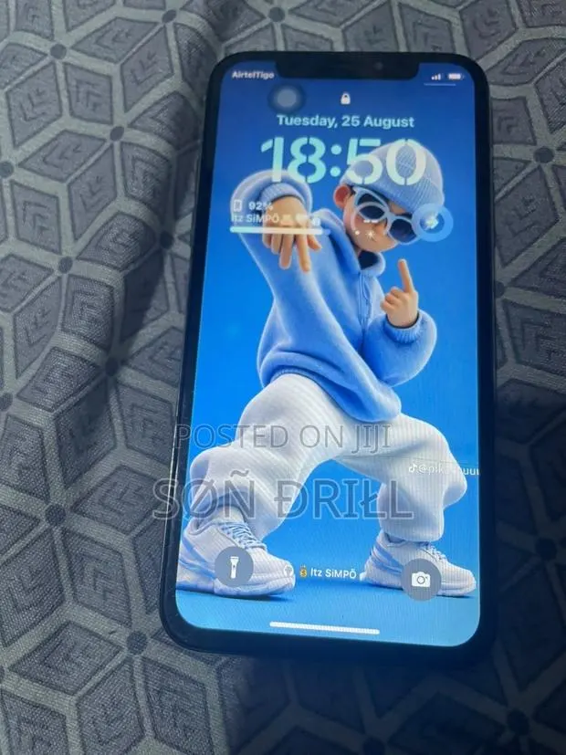 Apple iPhone X 64 GB White · Photo 1