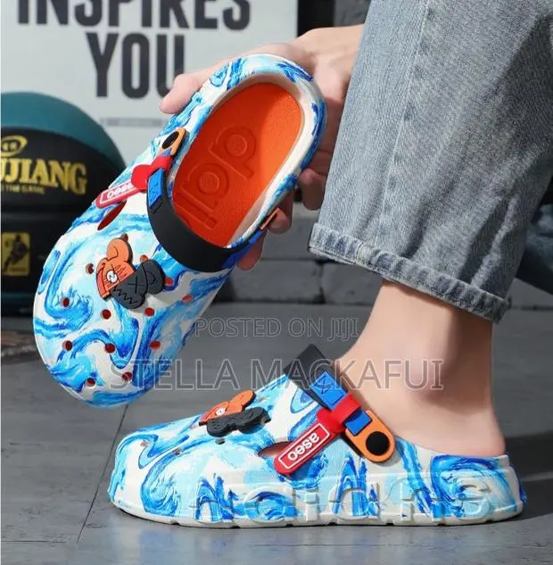 Thick Soled Clogs Sizes 36/37, 38/39, 40/41 · Photo 1