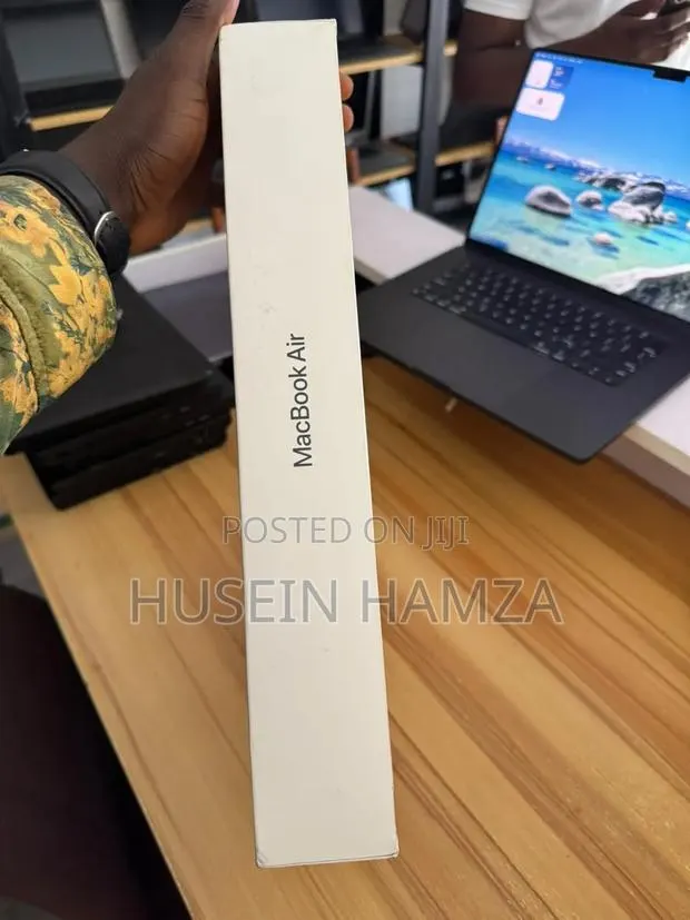 New Laptop Apple MacBook Air 2026 M5 16GB Apple M5 SSD 512GB · Photo 1