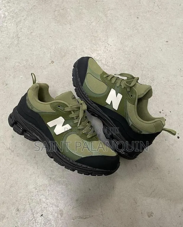 New Balance Sneaker · Photo 1