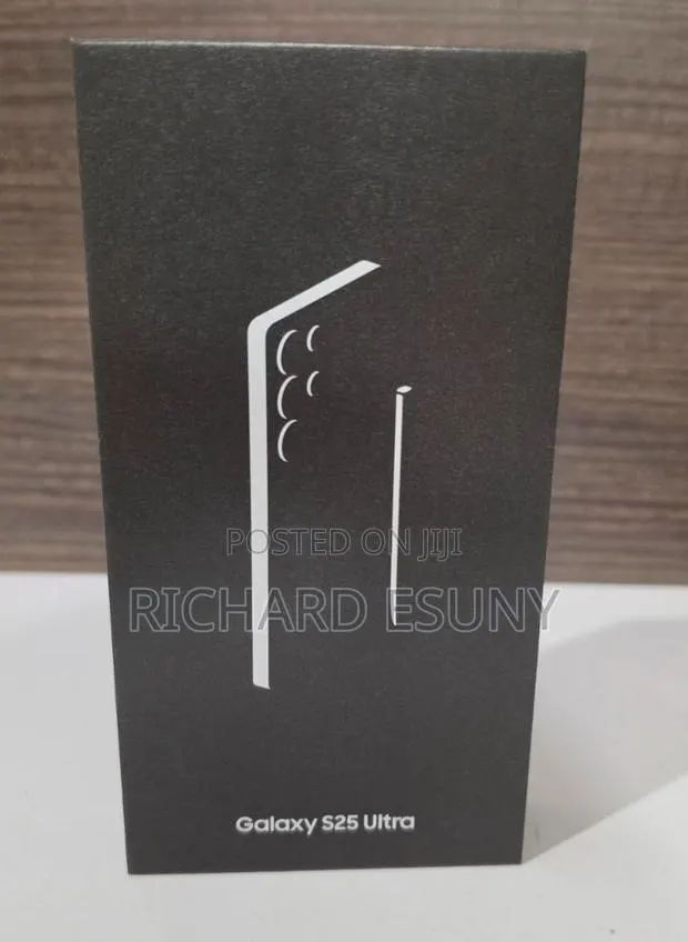 New Samsung Galaxy S25 Ultra 1 TB Black · Photo 1