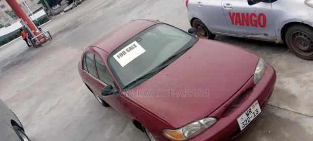 Ford Escort 1996 Red · Photo 1