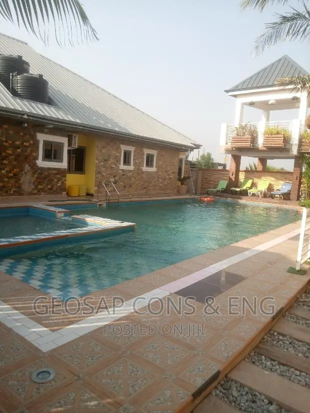 Swimming Pool Construction · Photo 1
