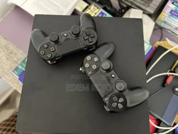 Sony PS4 Pro · Photo 1