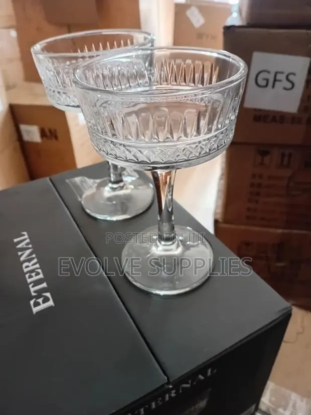 240ml Carved Coupe Glass · Photo 1