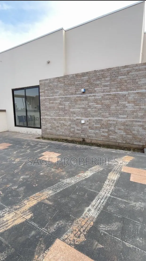 3bdrm House in Arthur'S Court, Nmai-Dzorn for sale · Photo 1