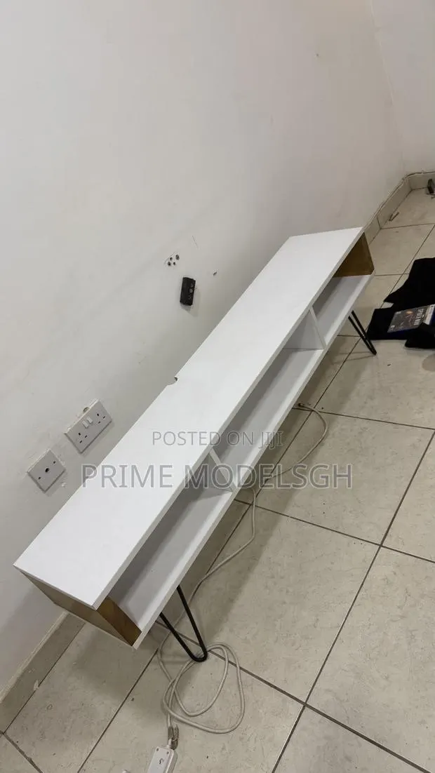 TV Stand (Wooden) · Photo 1