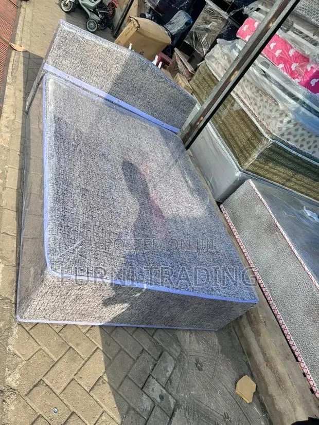 Inbuilt Bed · Photo 1