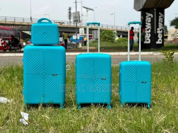 Four Set Quality Anticrake Luggages · Photo 1