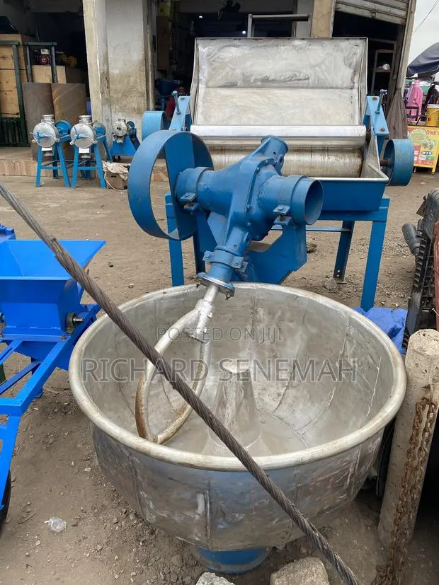 Bread Making Machine in Addition With the Accessories · Photo 1