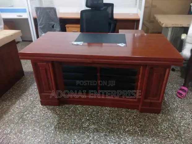 Brownish Office Table XX46 · Photo 1