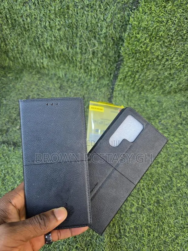 Samsung Galaxy S25 Ultra Leather Flip Case · Photo 1