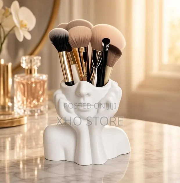 Artistic Face Bust Kitchen Utensil, Brushes, Holder · Photo 1