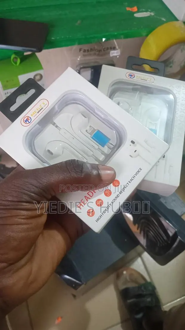 Apple Earpins · Photo 1