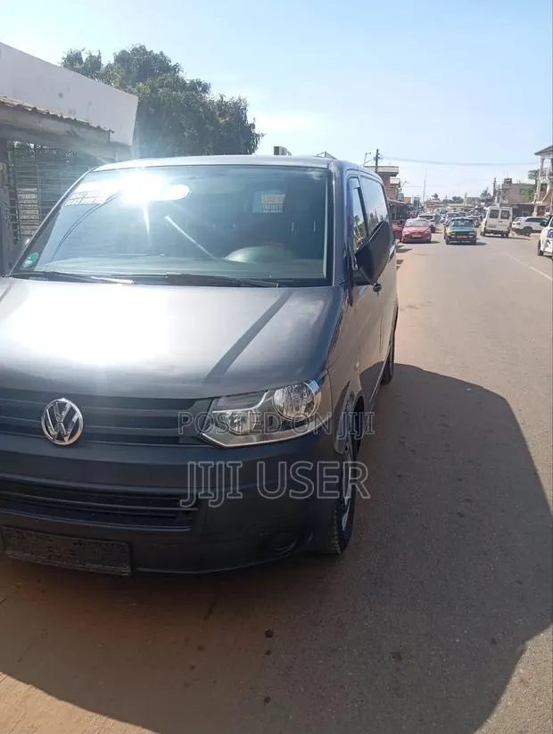 Volkswagen Transporter 2015 Grey · Photo 1