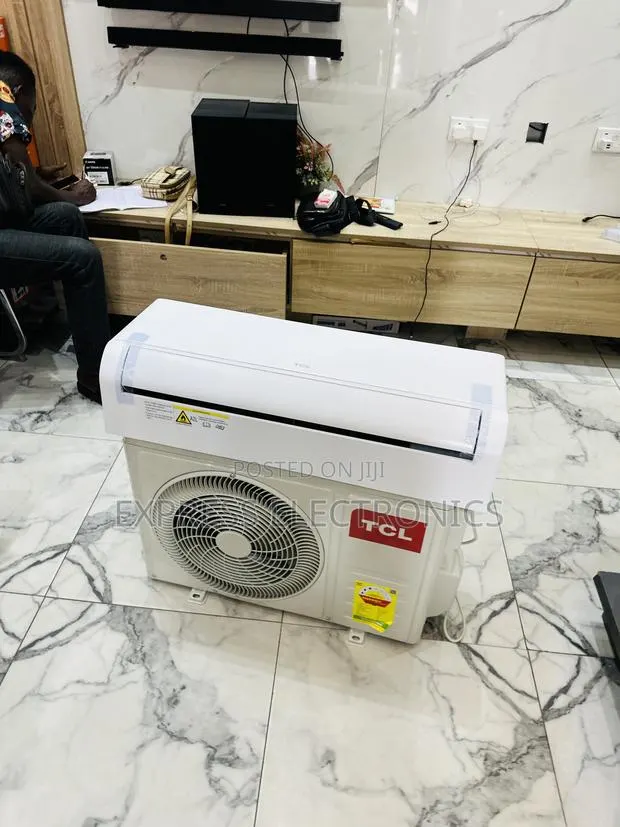 Ultra Modern Sleek White Air Conditioner 1.5hp R410 Gas · Photo 1