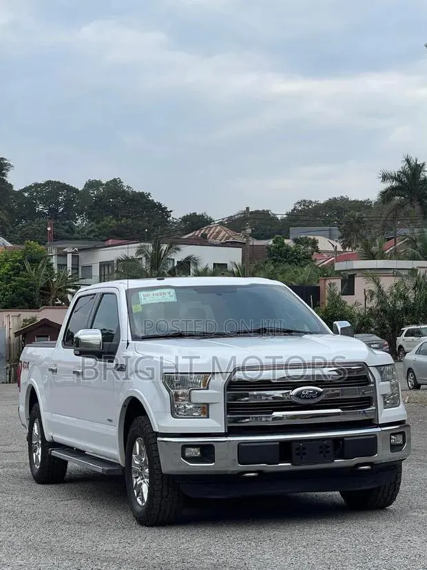 Ford F-150 Lariat 4x4 SuperCrew Cab Styleside 5.5 ft. box 145 in. WB