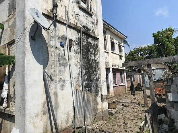 6bdrm House in Osu, Accra Metropolitan for sale · Photo 1