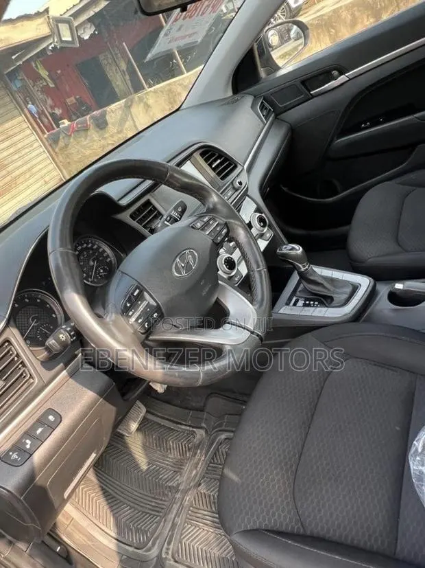 Hyundai Elantra 2020 Black · Photo 1