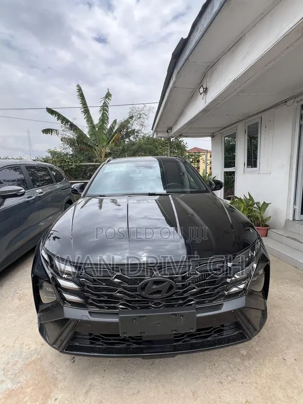 Hyundai Tucson Limited FWD 2025 Black · Photo 1