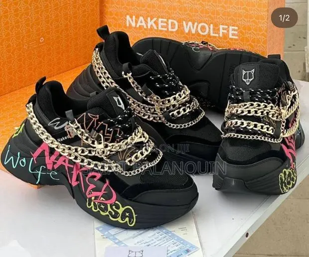 Naked Wolfe · Photo 1