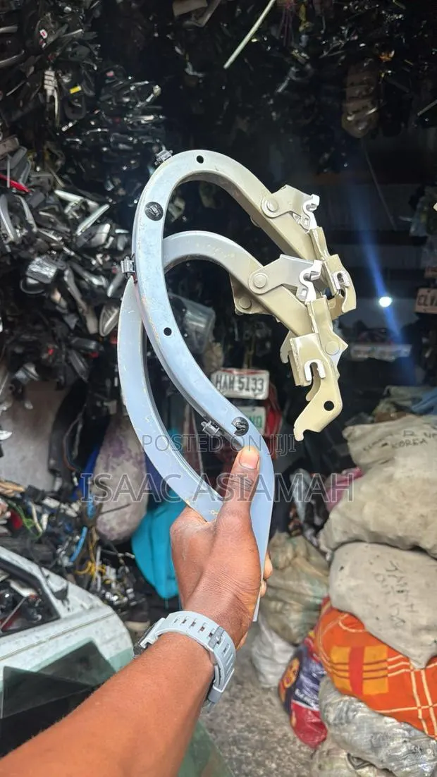 Honda Civic 2022,2023,2024,2025 Boot / Tailgate Hinges/ Inches · Photo 1