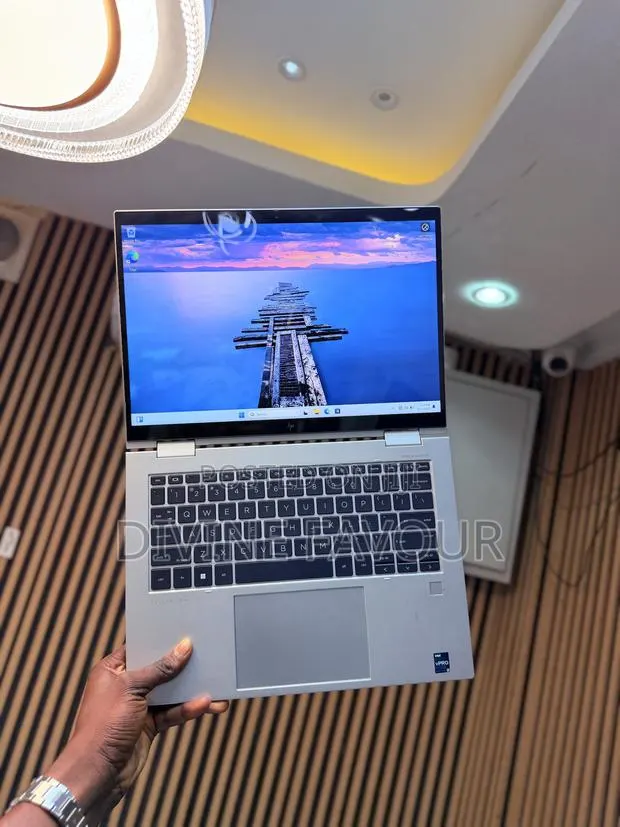 Laptop HP EliteBook x360 1040 G10 32GB Intel Core i7 SSD 512GB · Photo 1