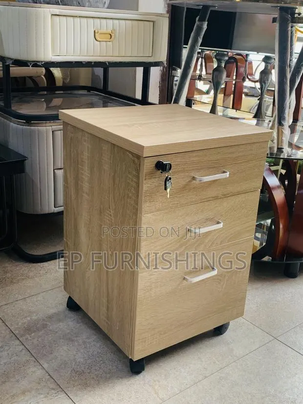 3-Drawer Mobile Office Pedestal · Photo 1