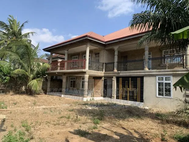 6bdrm Duplex in Tema Metropolitan for rent · Photo 1