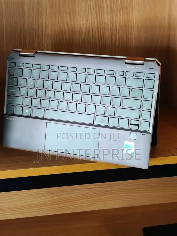 New Laptop HP Spectra 13 16GB Intel Core i7 SSD 512GB · Photo 1