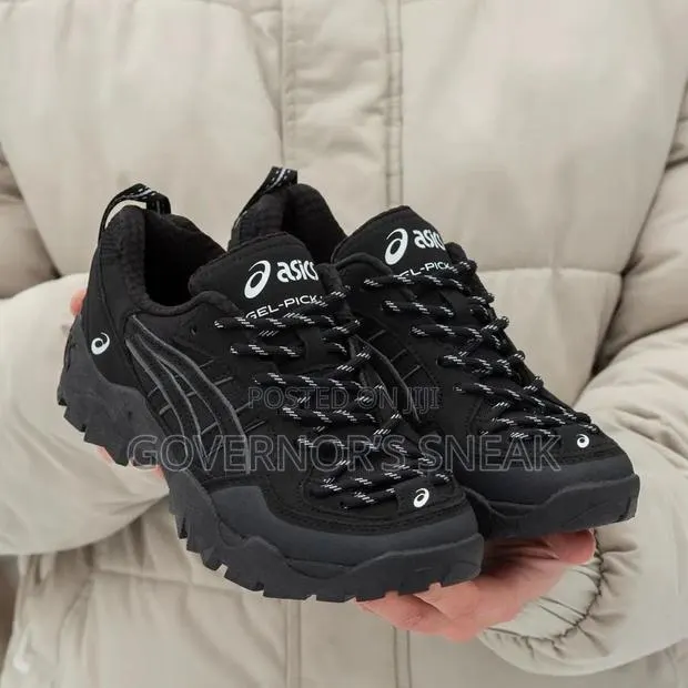 ASICS GEL X PICKAX Different Colors in Stock · Photo 1