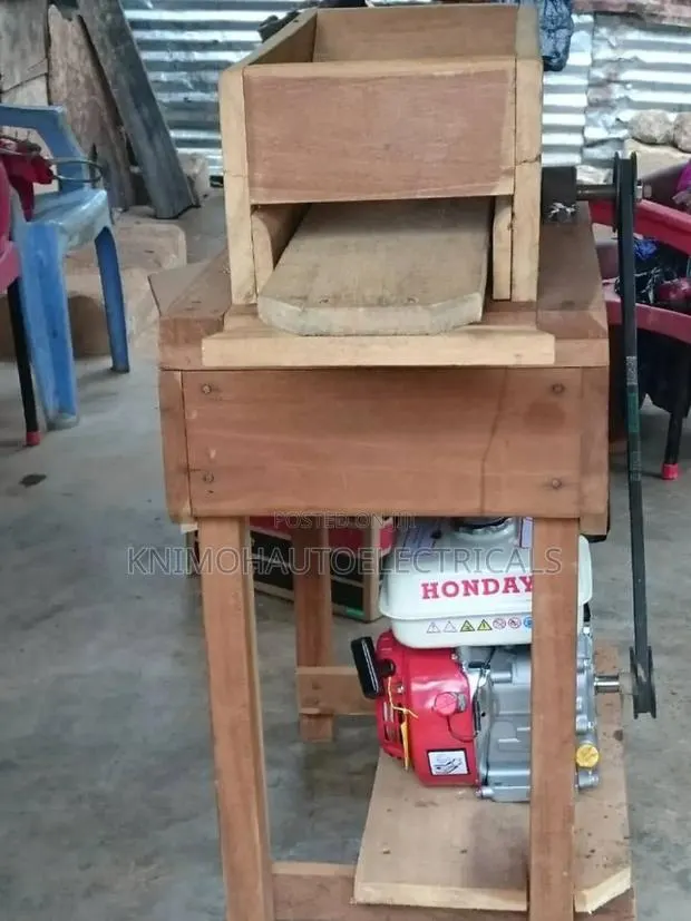 Wooden Fufu Blender[Coconut/Cassava Fresh] · Photo 1