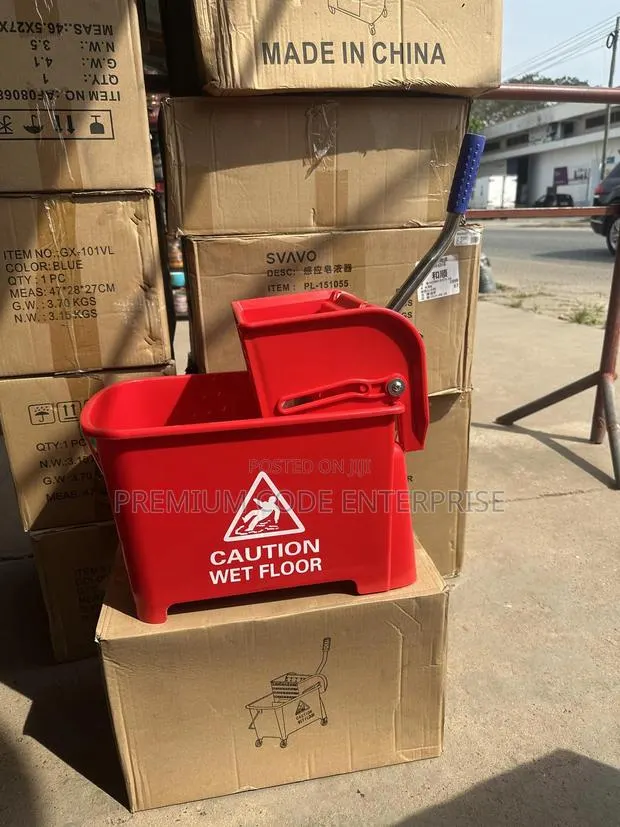 Industrial Mop Bucket, 20l- Red · Photo 1