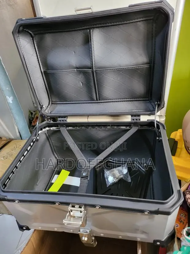 Aluminum Motorcycle Tail Box · Photo 1