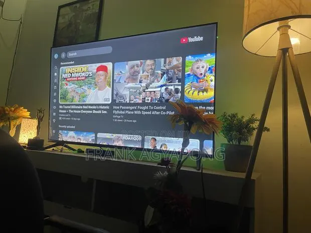 50 Inches Smart TV · Photo 1