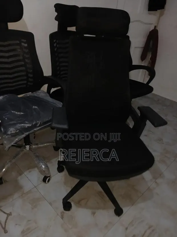 Office Swivel Chair · Photo 1