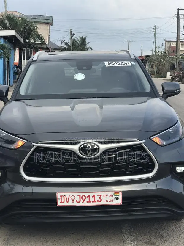 Toyota Highlander XSE 2025 Gray · Photo 1
