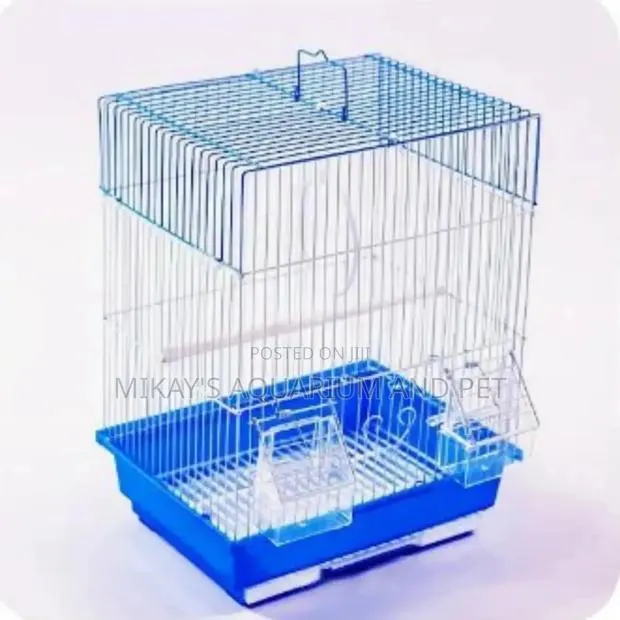 Metal Medium Bird Cage With a Flat Top · Photo 1