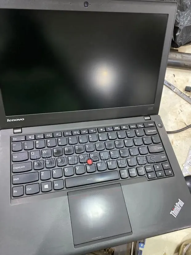Laptop Lenovo ThinkPad X240 8GB Intel Core i3 HDD 500GB · Photo 1