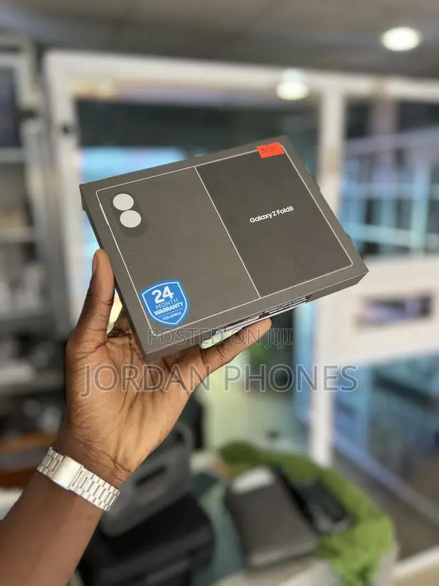 New Samsung Galaxy Z Fold8 256 GB Graphite · Photo 1