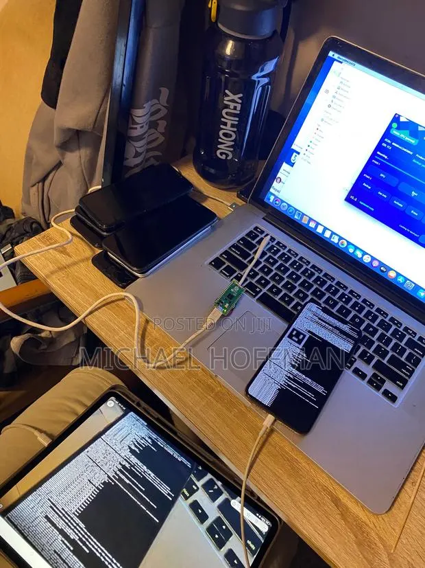 Unlocking of Iphones and Samsungs · Photo 1