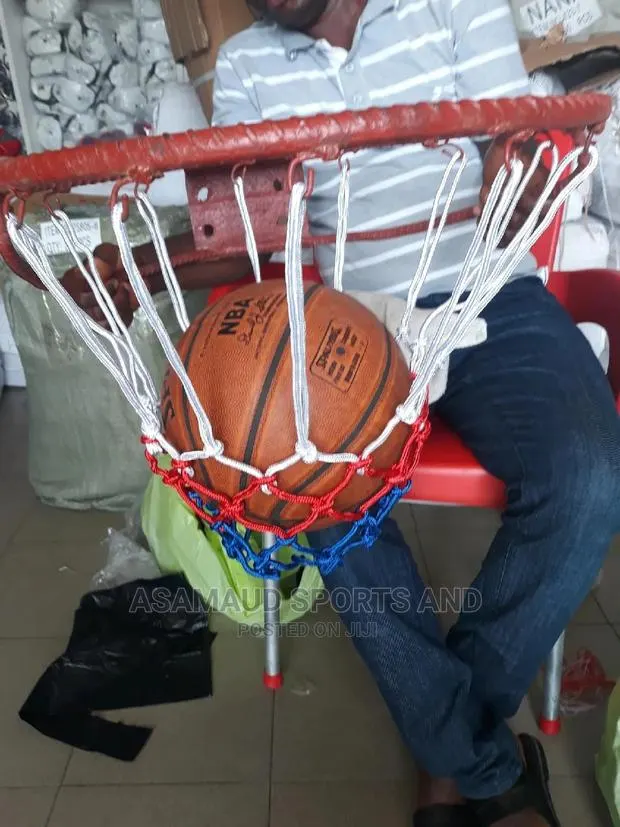 Original Basketball Hoop At Cool Price · Photo 1