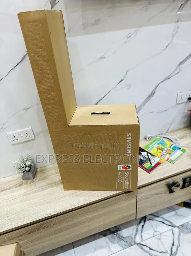Spectacular Performance B650d Soundbar With Woofer Black · Photo 1