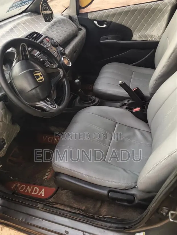 Honda Jazz 2015 Gray · Photo 1