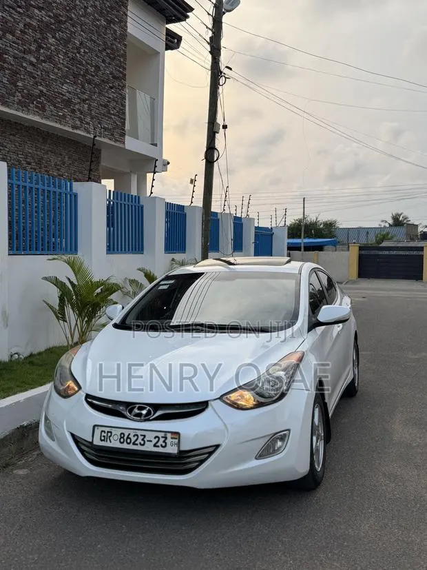 Hyundai Elantra Limited 4dr Sedan (1.8L 4cyl 6A) 2014 White · Photo 1