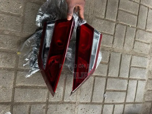 Hyundai Elantra 2017 Bootlight Pair · Photo 1
